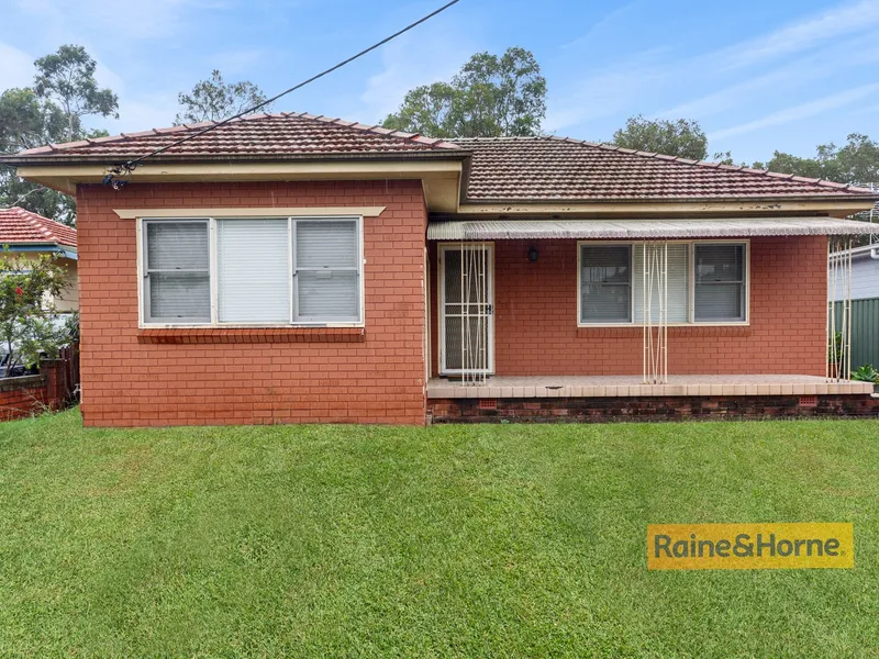A GREAT INVESTMENT OR 1ST HOME !