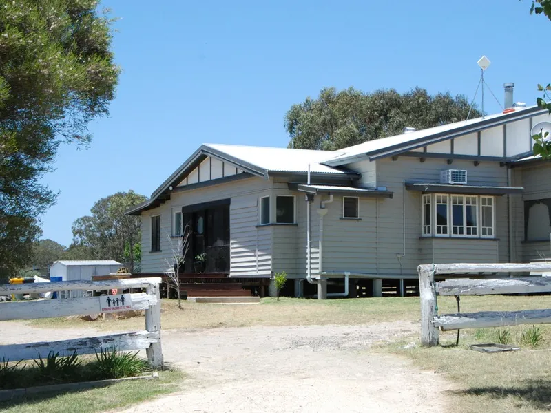 AMAZING B & B A Farm Stay On The Go!!!! On the Edge of Stanthorpe PLUS TOURISM LIFESTYLE BUSINESS & HOME