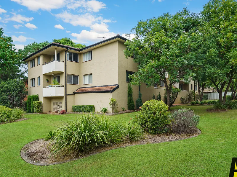 Wow - Updated apartment in Premier Location