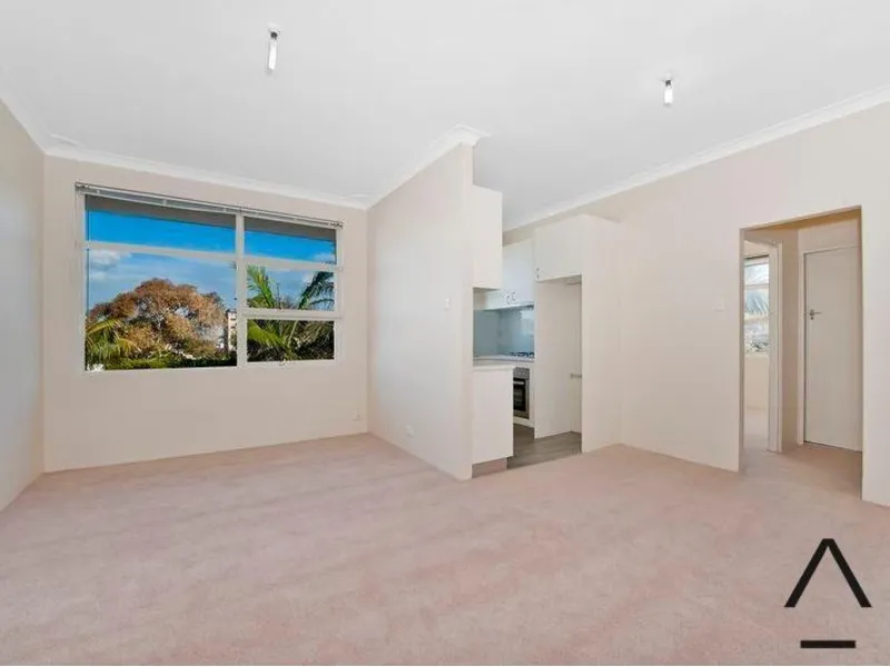 Bright and spacious one bedroom in peaceful setting