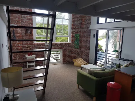 Stylish 2 Bedroom Riverview Apartment with Effortless Access To Transport and Fine Dining