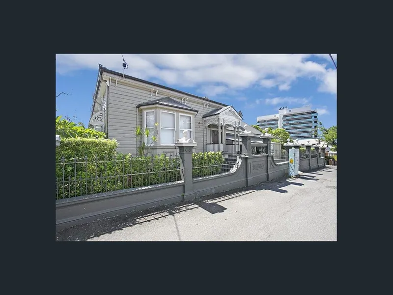 Affordable Unit in one of Brisbane's Best Suburbs with a COURTYARD!