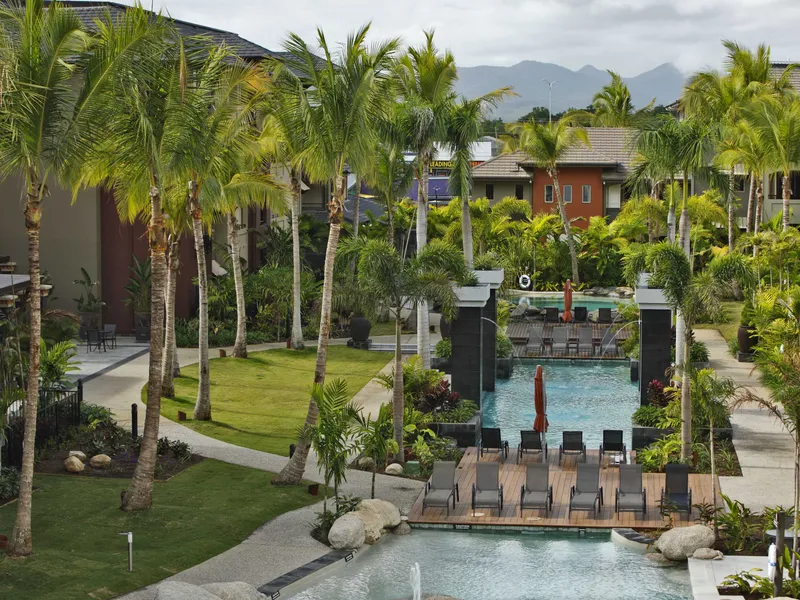 REDUCED! 1 BEDROOM + SPARE ROOM – OVERLOOKING WATER FEATURES  - VERY PRIVATE!