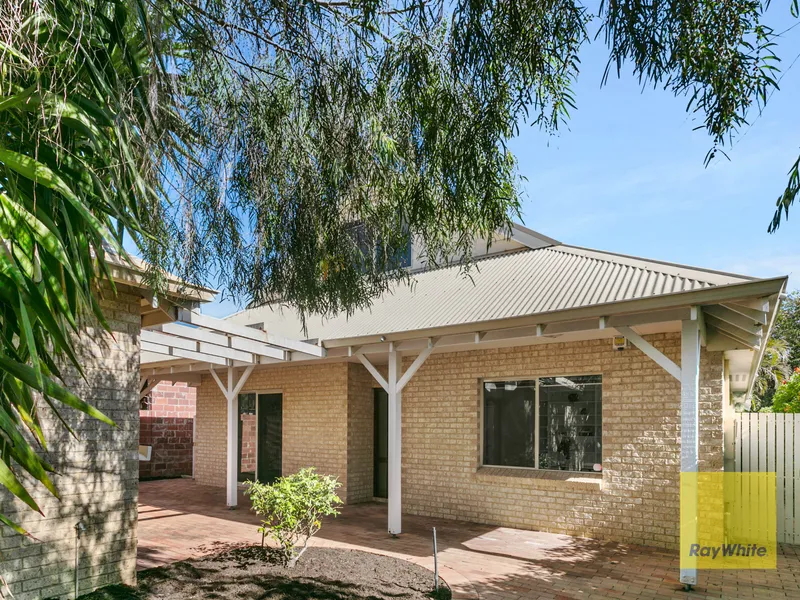 FAMILY HOME IN SUPERB LOCATION