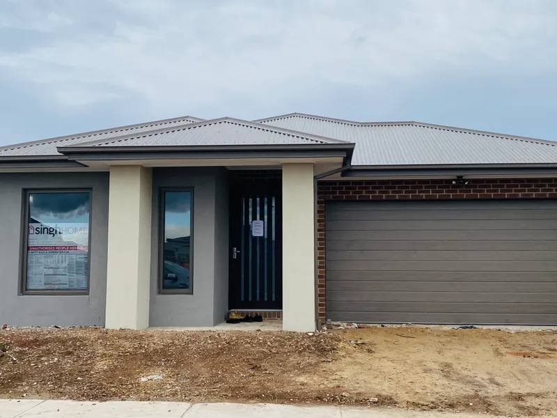 Brand new 4-bed Family Home in Tarneit!
