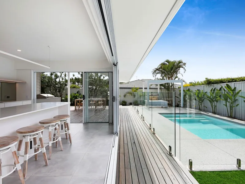 Exceptional Architecturally Designed Single Level Home: Nestled in one of Burleigh Waters' Premier Streets