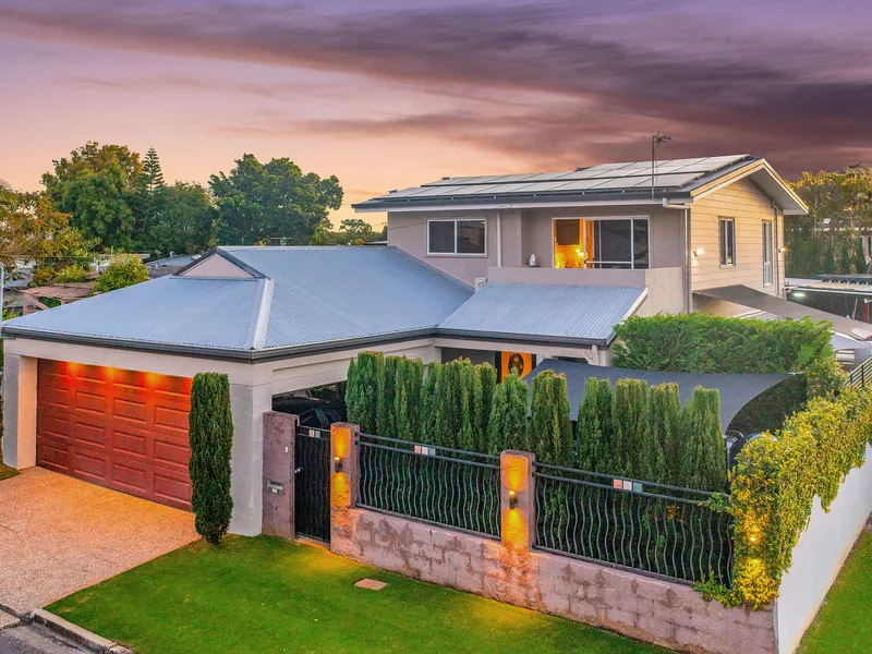 WHEN HOLLYWOOD MET HOLLYWELL !