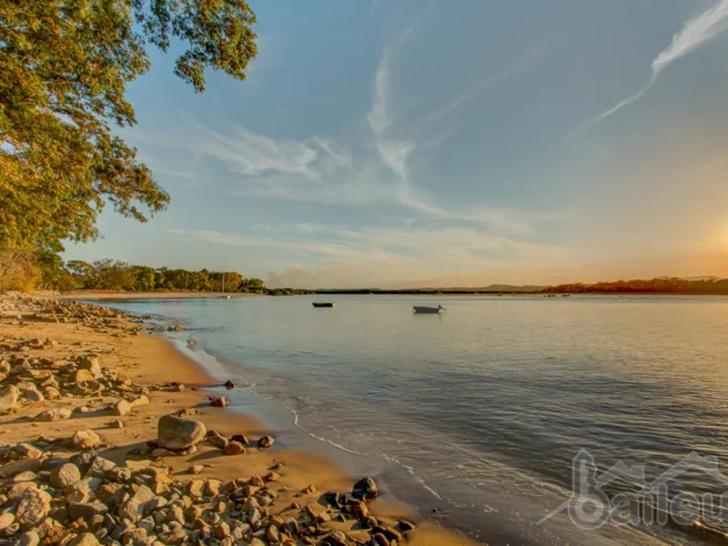 ABSOLUTE BEACHFRONT!