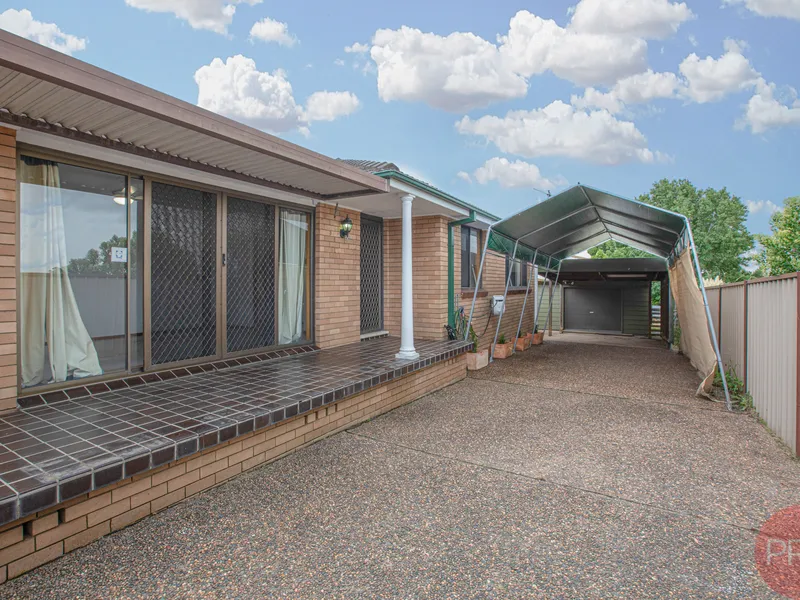 DUAL INCOME OPPORTUNITY!