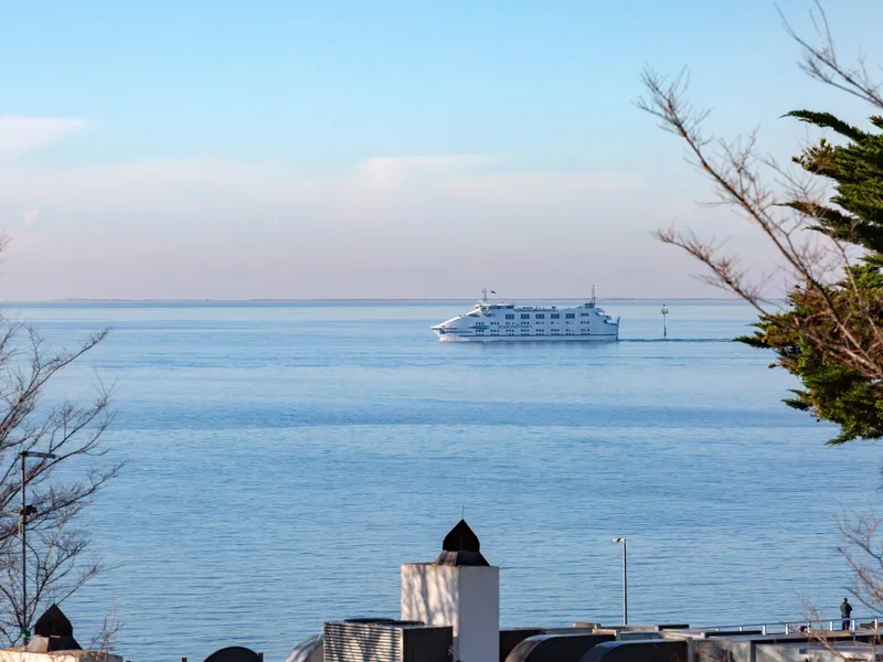 Clifftop Waterfront Luxury