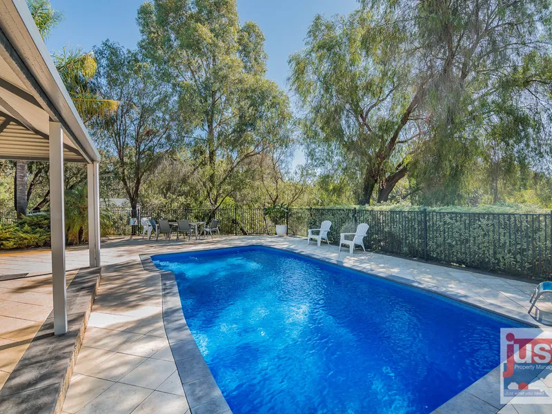 Spectacular Fully Furnished Home with Pool