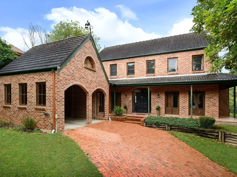 WHAT A CATCH!! WALK TO RAIL & PLC!!