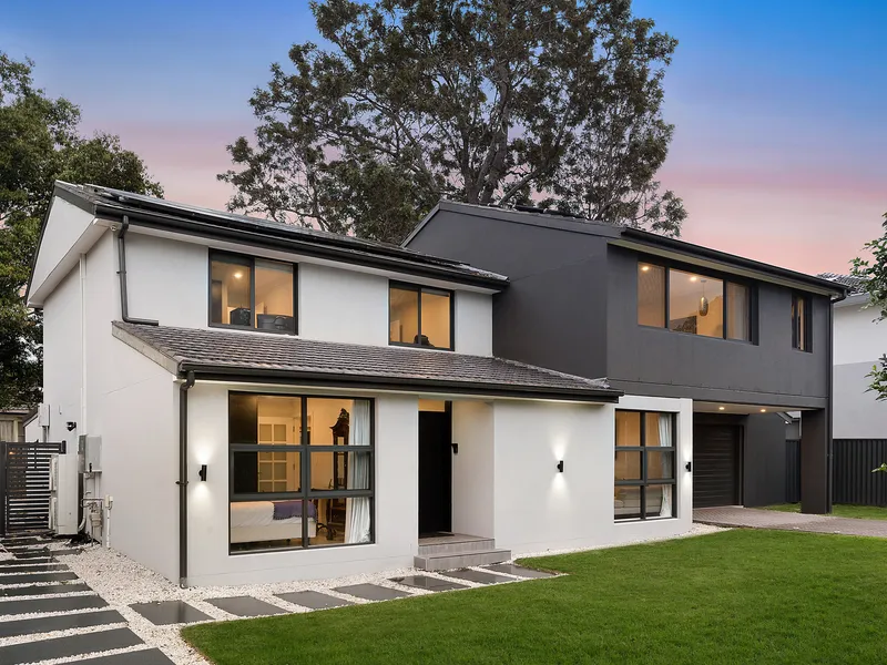 Family residence in convenient cul-de-sac with modern refinements