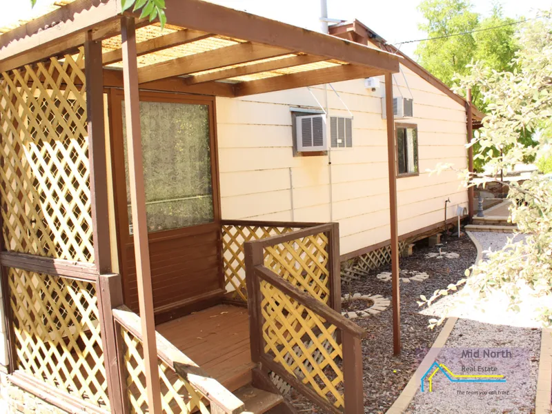 QUAINT HOME ON 3 ALLOTMENTS