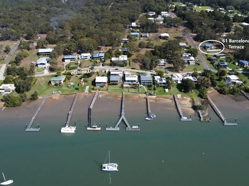 SPECTACULAR WATER VIEWS OVER NORTH STRADDIE!