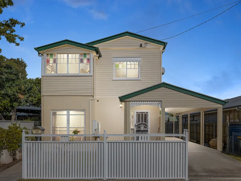 Stunning renovated Queenslander close to the beach