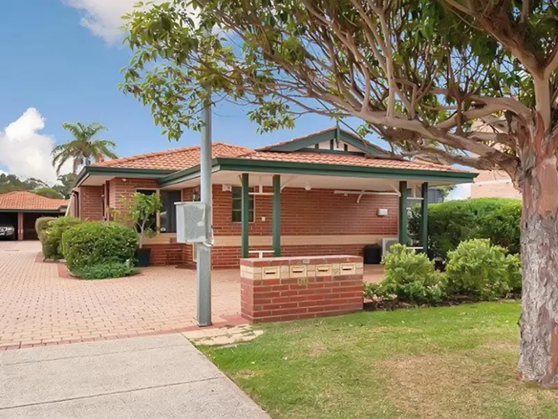 JUST LISTED - GOLF VIEW VILLA!