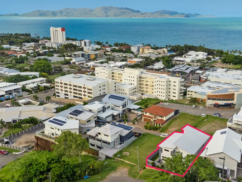 NORTH WARD - FABULOUS VIEWS - IN A GREAT LOCATION.