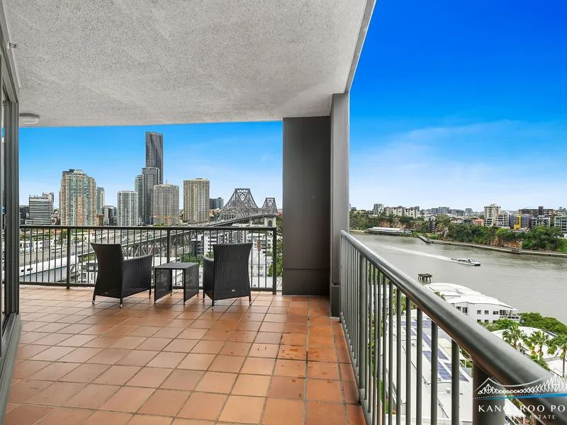 Level 11 North-East Waterfront Apartment