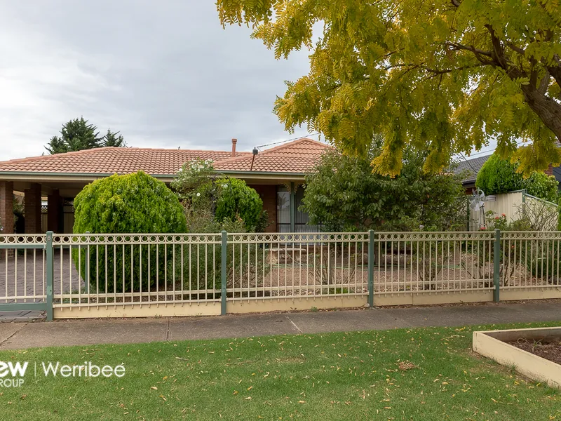 WARM FAMILY HOME - BELLBRIDGE ESTATE 