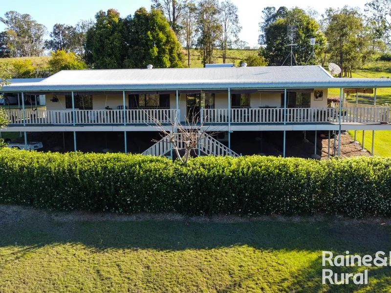 Beautiful queenslander with stunning features
