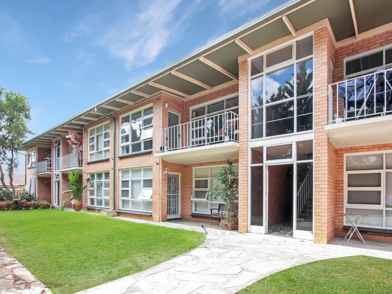 Gorgeous Two Bedroom Unit in a Great Location (No Pets)
