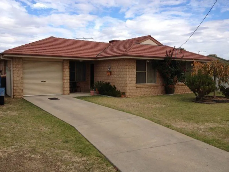 WEST TAMWORTH - Spacious Family Home