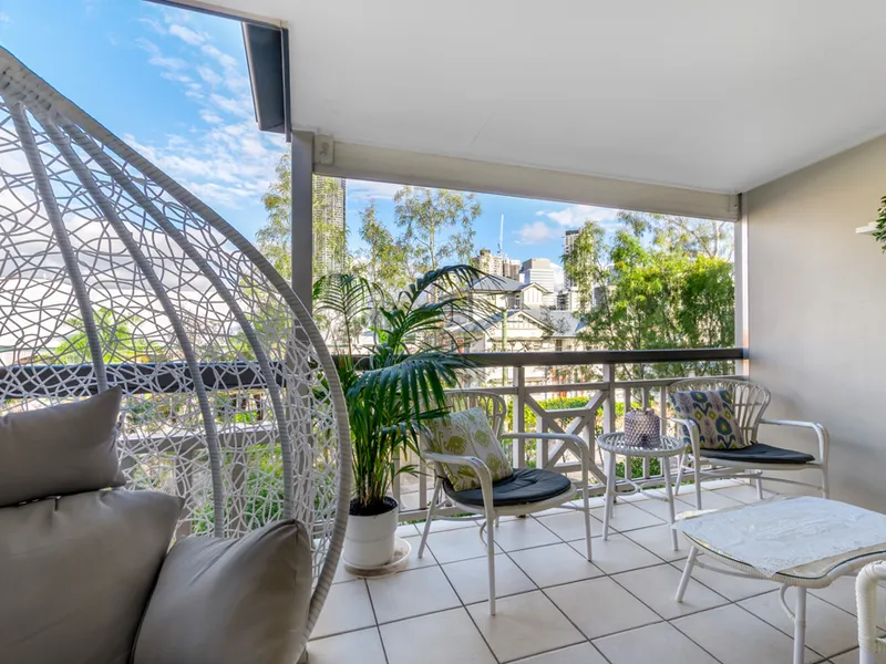 Unique and high-quality updated 1 bedroom inner-city apartment with great views!