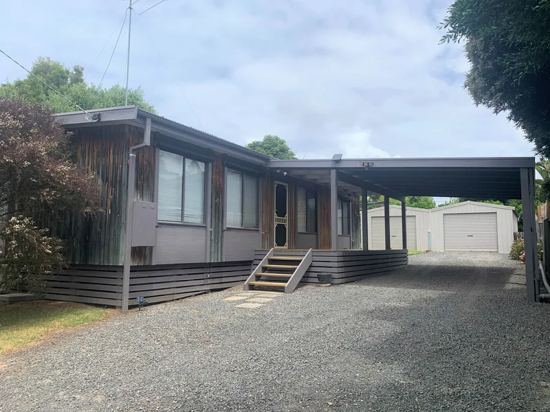 Convenient Old Torquay Location