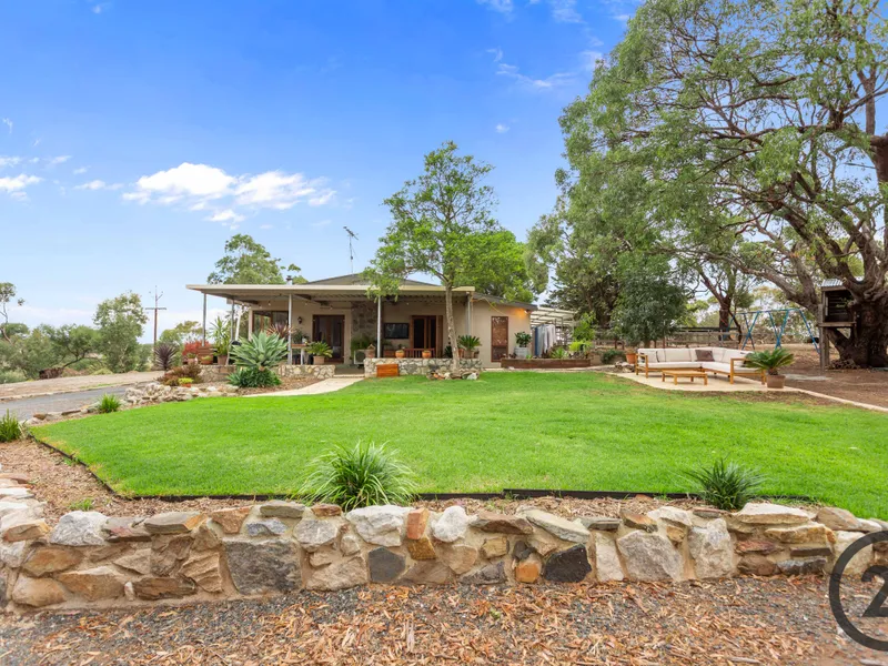 An Enviable Country Retreat with Tranquil Views! 