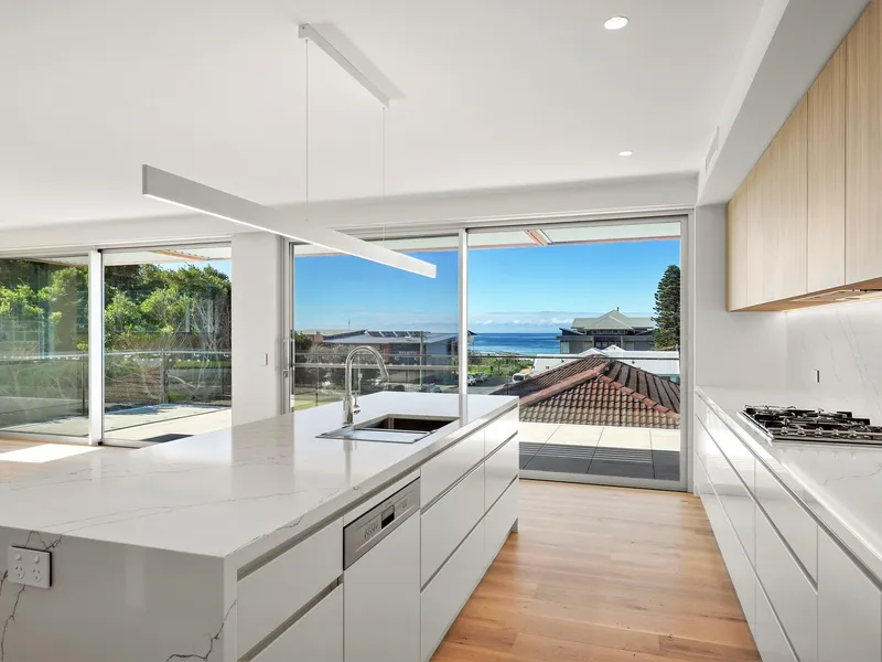 Luxury Beach Front Apartment 