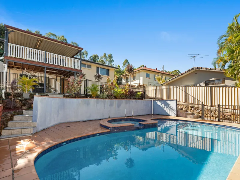 Are you looking for space to run a business / house your caravan and trailer?