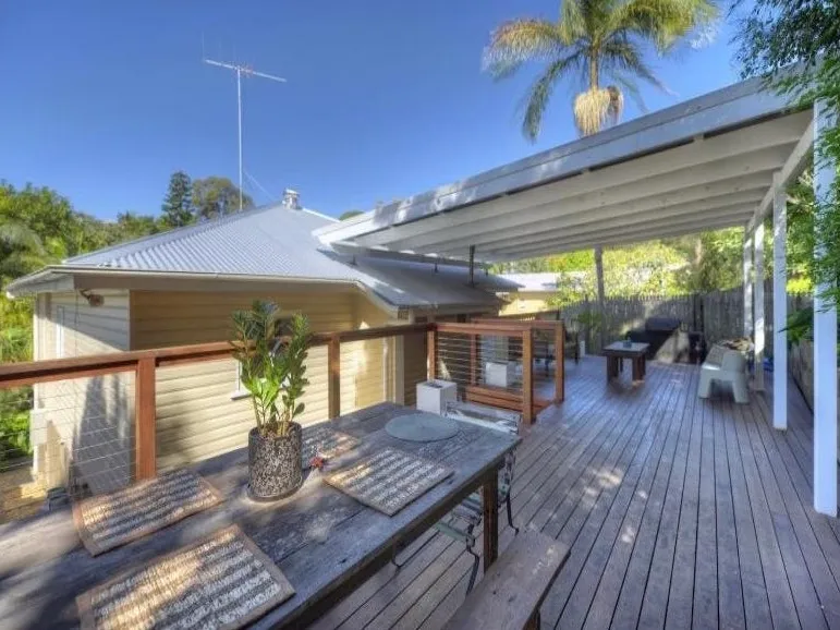 RENOVATED HOME IN QUIET FAMILY STREET!