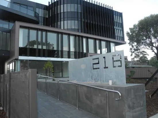 MODERN & BRIGHT **INSPECT SAT. 7/08/21 AT 11.30AM - 11.45AM**