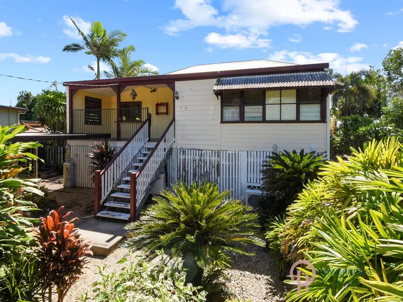 CLASSIC QUEENSLANDER - INCLUDES ELECTRICITY!!