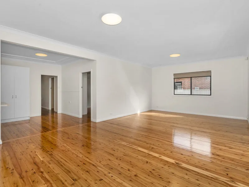 Large Family Home with Multiple Off-Street Parking and Large Garden