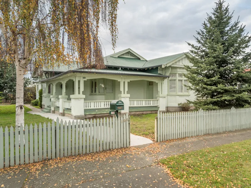 Hidden Character with Shed/Workshop/Office