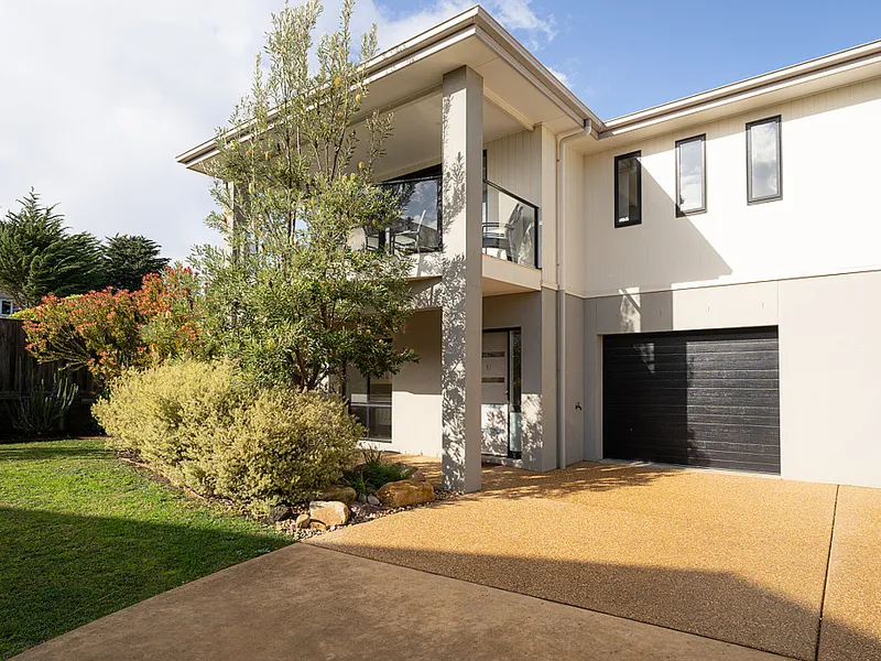 Stylish Contemporary Living
