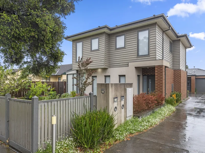 FOUR BEDROOM TOWNHOUSE