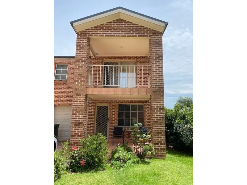 Fabulous duplex - close to schools and transport