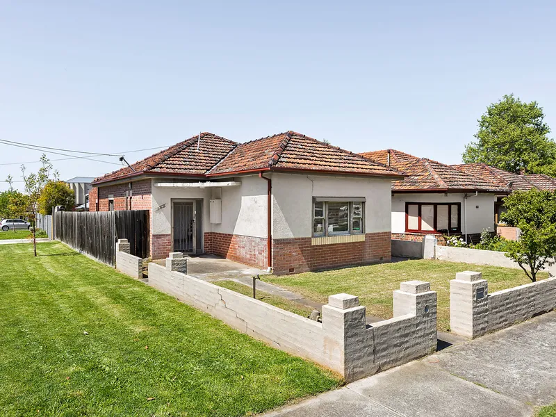 Art Deco gem fusing original charm & modern style