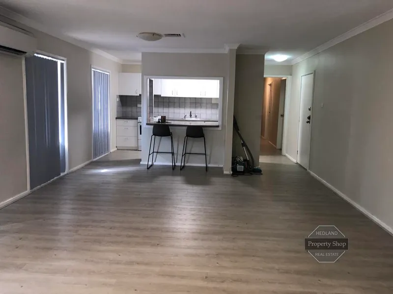 NEAT AND TIDY 3 X 1 WITH LARGE  SECURE YARD