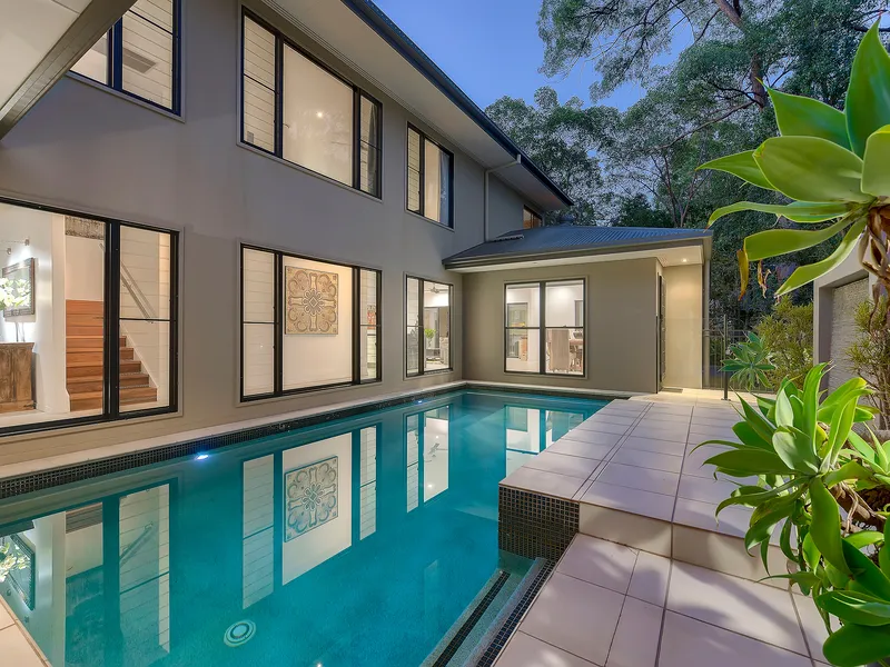 Modern Executive Residence in Blue Chip Suburb