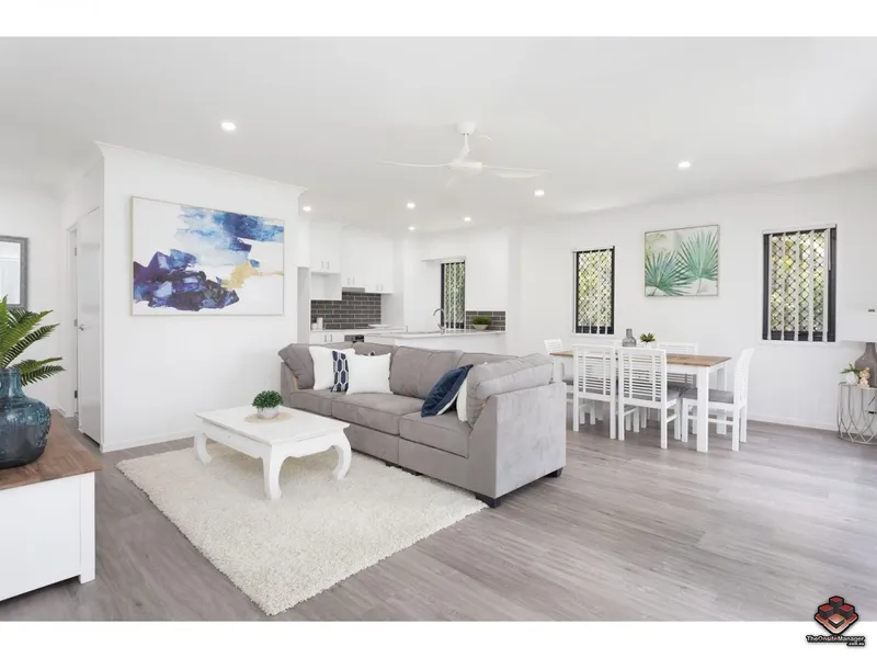 END UNIT NEAR NEW COMPLEX