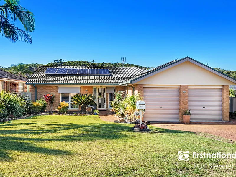 IMMACULATE SINGLE LEVEL HOME – ROOM FOR THE WHOLE FAMILY