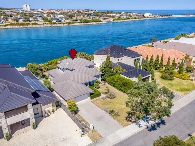 Spectacular Water Views