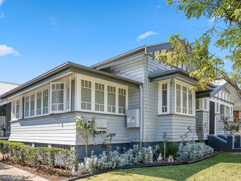 A Grand House with Income and Position