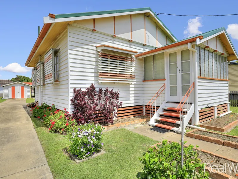 Neat As A Pin - Lowset Cottage In Svensson Heights!