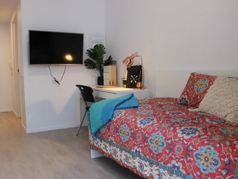 Private Studio for 1 person - Fully Furnished with all bills included 