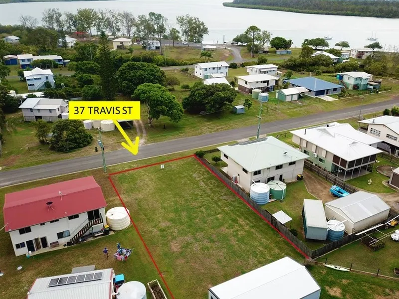 NEAT and  TIDY ALLOTMENT CLOSE TO THE RIVER